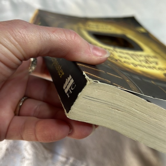 Confessions of an Ugly Stepsister by Gregory Maguire Author of Wicked paperback - Picture 11 of 12